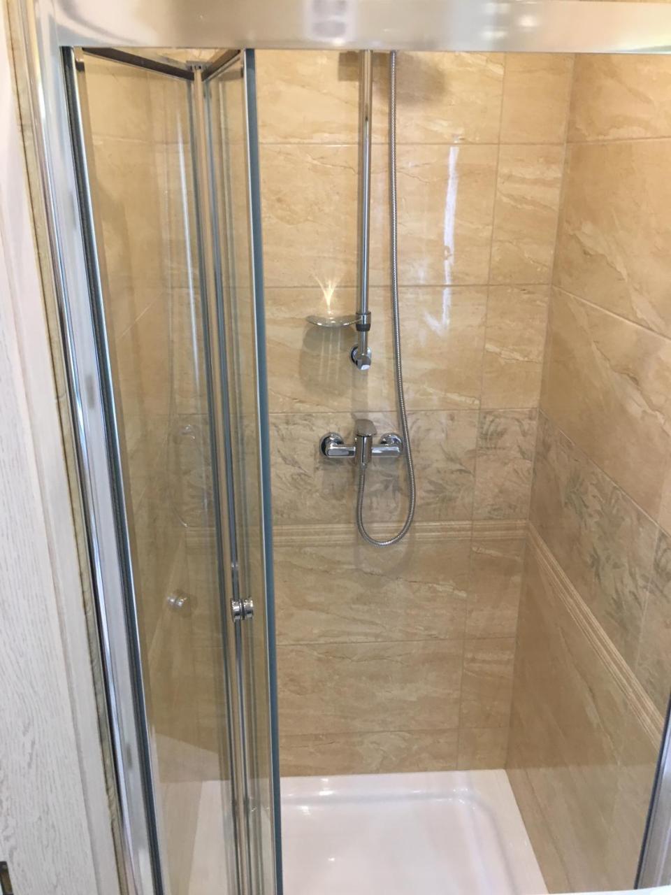 Deluxe Vesela 5 *